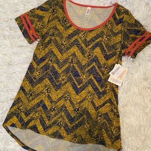 NWT LulaRoe Classic T Size Small